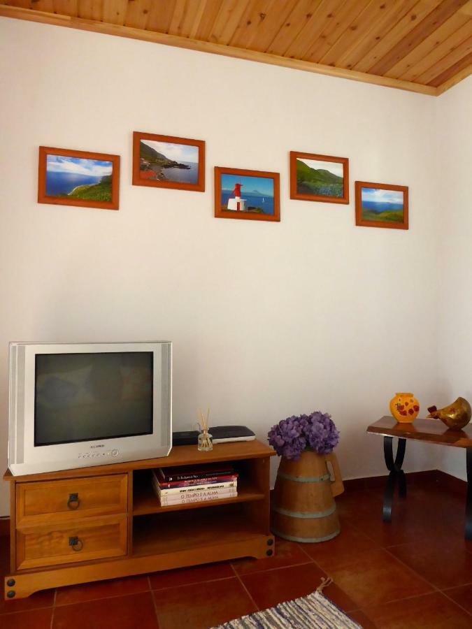 Azorean Cottage Sao Jorge Urzelina Bagian luar foto