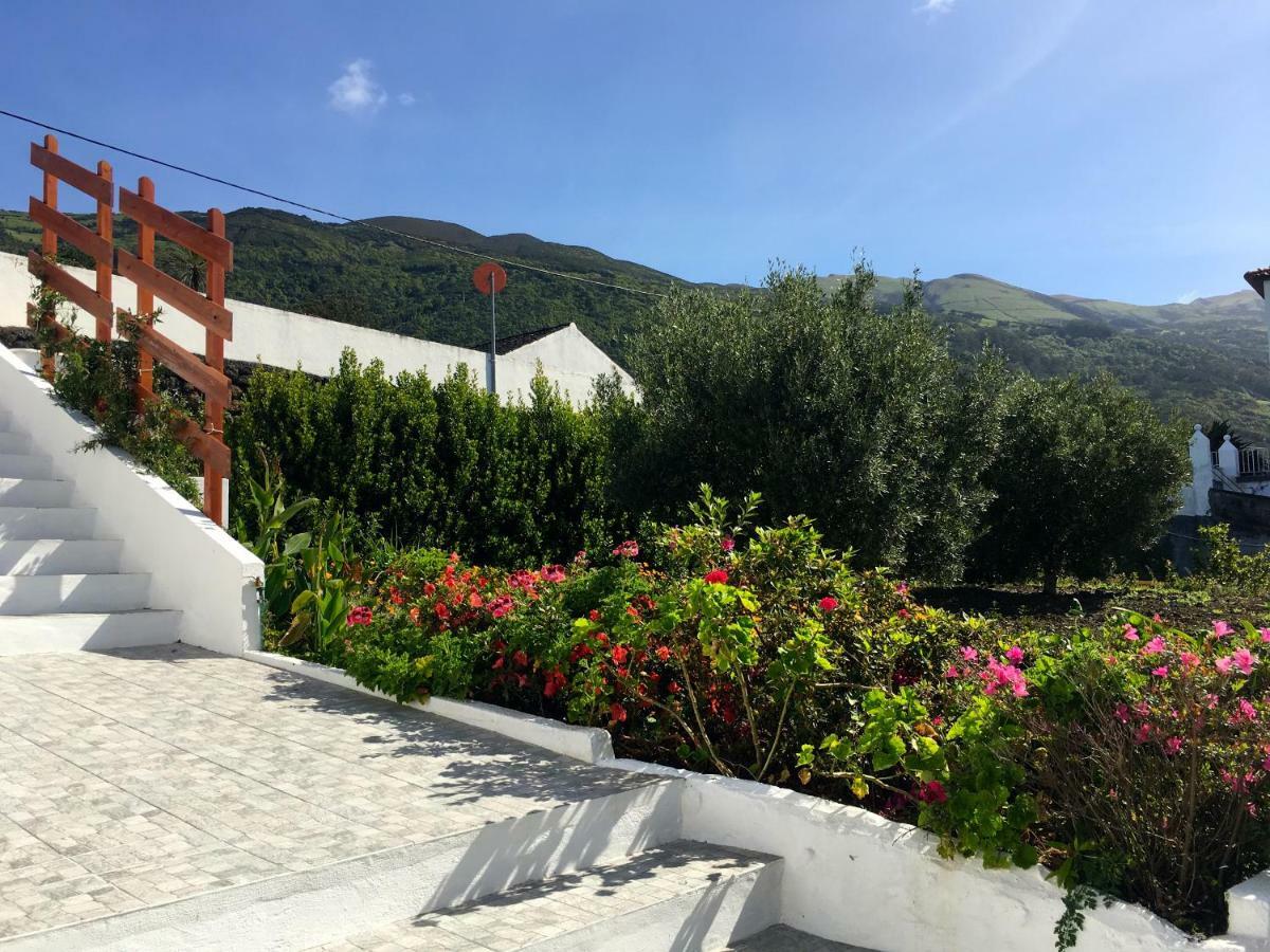 Azorean Cottage Sao Jorge Urzelina Bagian luar foto